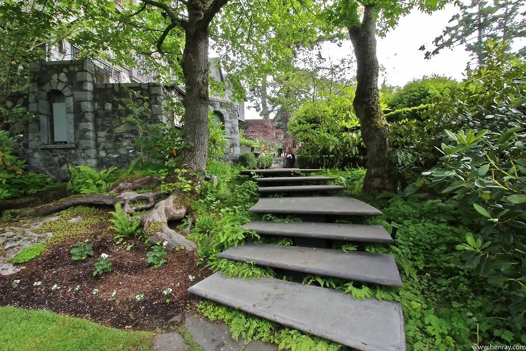English Inn Esquimalt 3*,