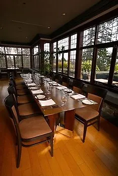 English Inn Esquimalt