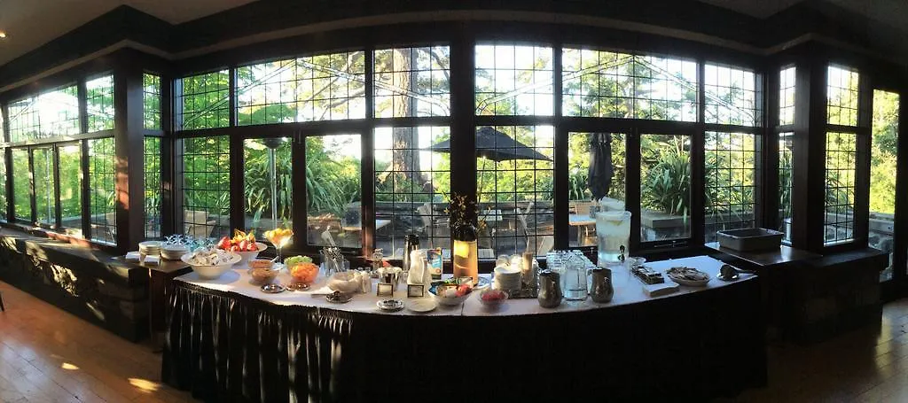 English Inn Esquimalt
