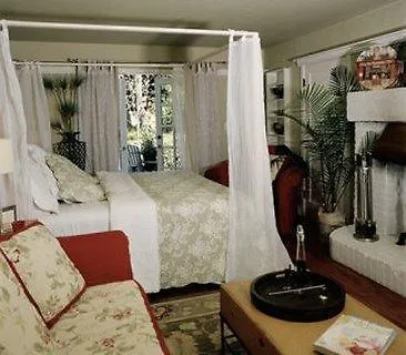 *** Hotel English Inn Esquimalt Canada