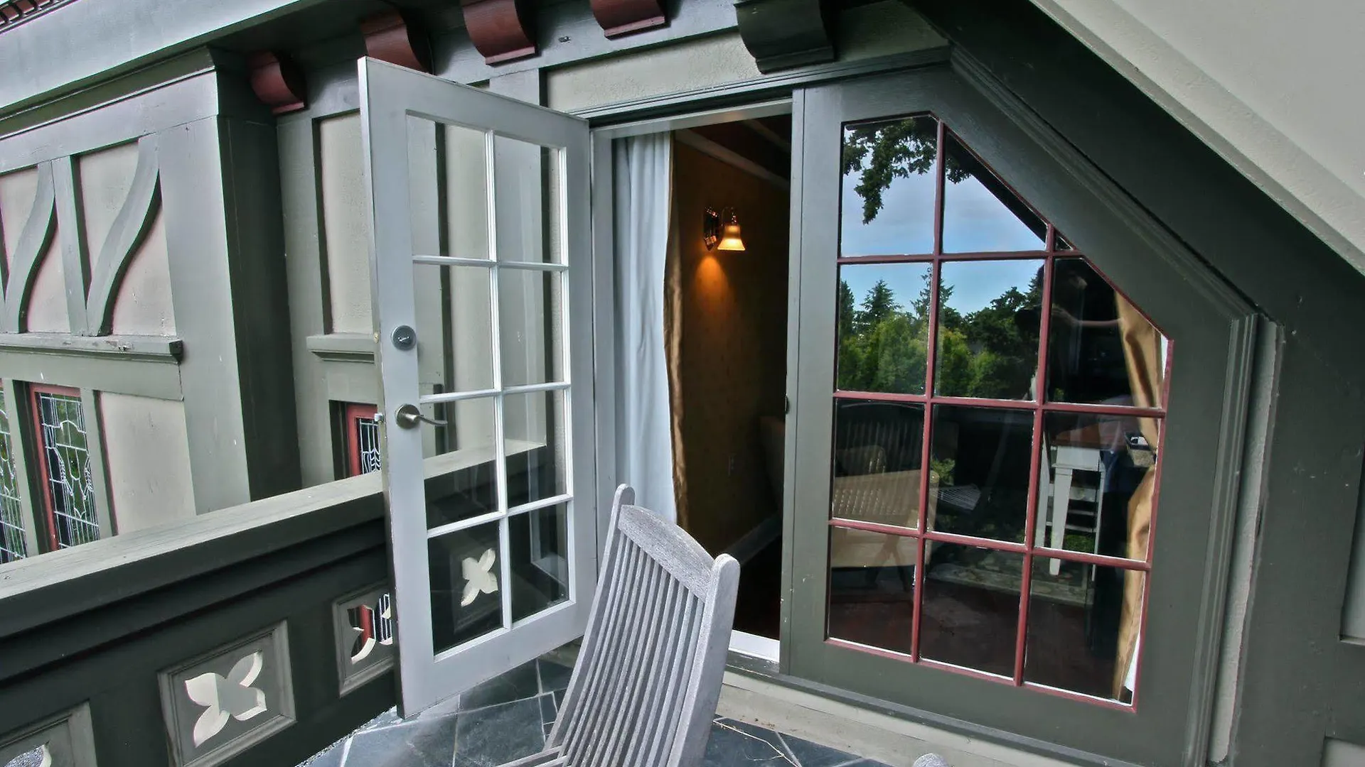 *** Hotel English Inn Esquimalt Canada