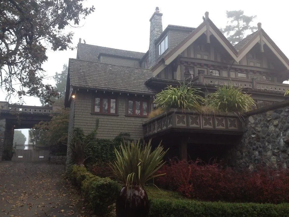 English Inn Esquimalt