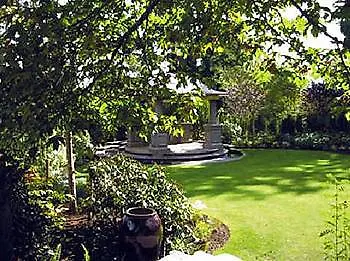 Hotel English Inn Esquimalt