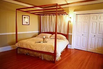 English Inn Esquimalt Canada